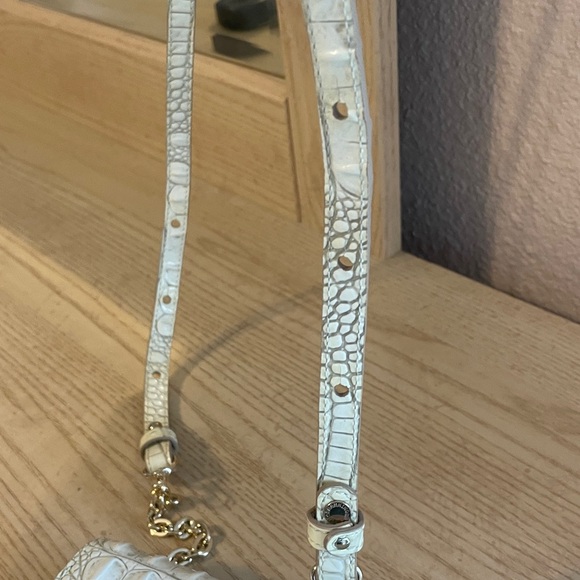 BRAHMIN Cream Crocodile-Embossed Crossbody Bag - Picture 6 of 6
